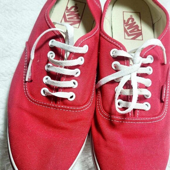 VANS Red Suze 8 sneaker lightly used. - Picture 1 of 9